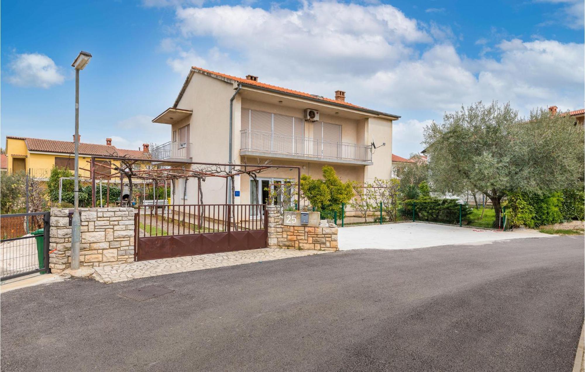 Lovely Apartment In Fazana With Kitchen Fažana Exterior foto
