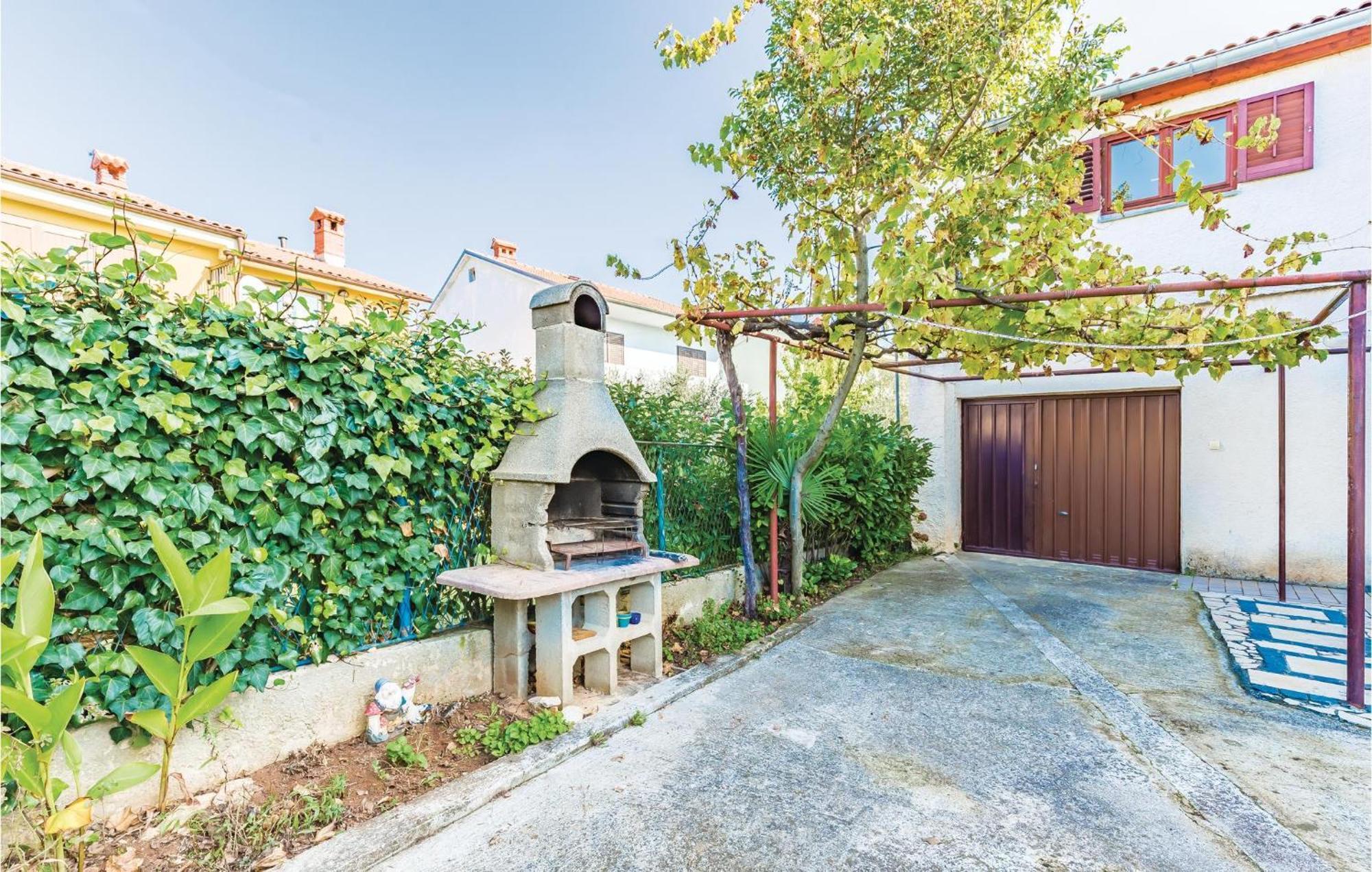 Lovely Apartment In Fazana With Kitchen Fažana Exterior foto